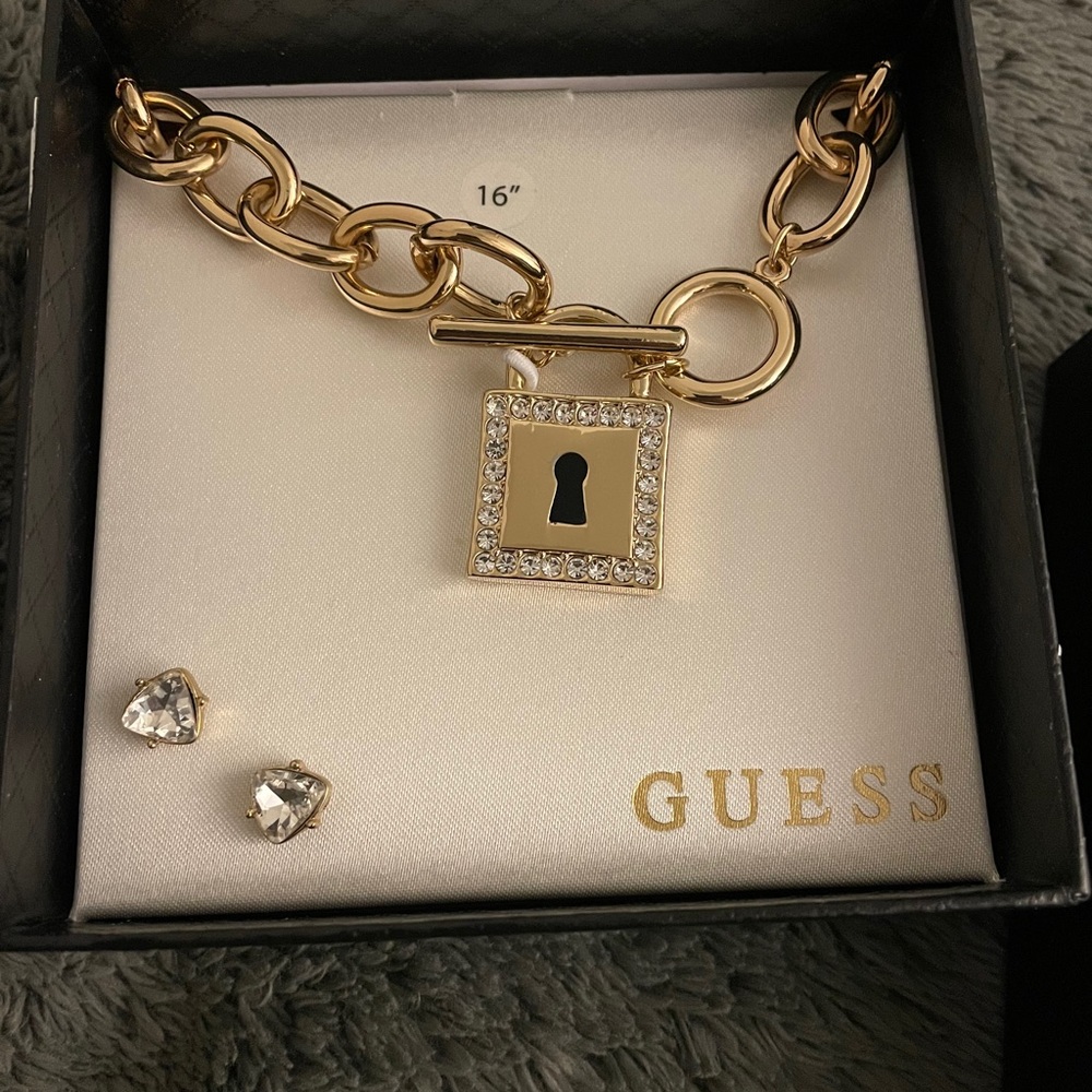 Guess lock necklace